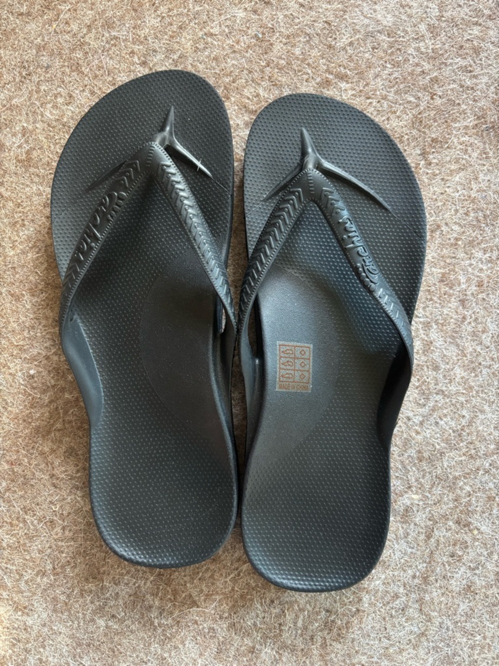 Archies Flip Flops M8 / W9 New